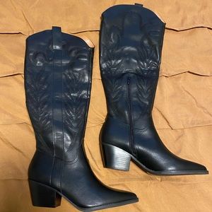 New black cowboy boots